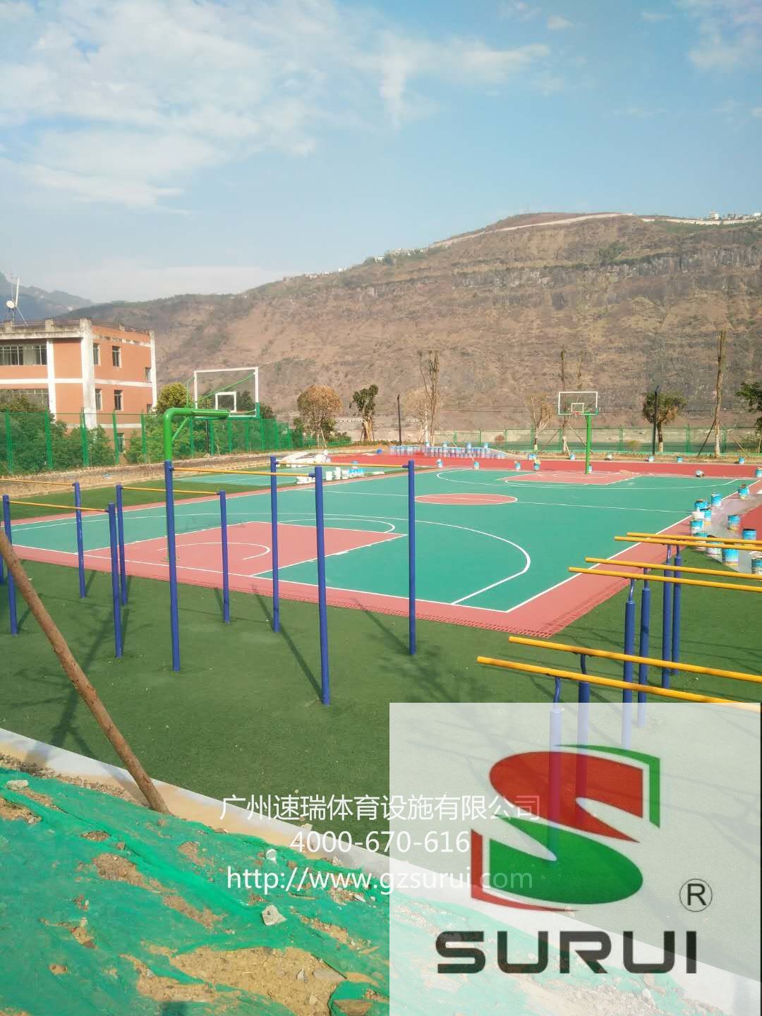 四川涼山州金沙中學(xué)人造草、硅PU球場、混合型跑道